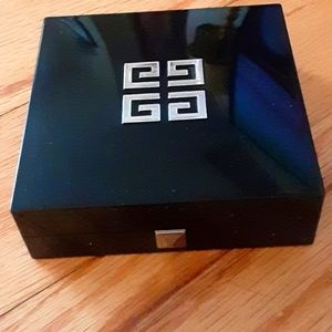 NWOB GIVENCHY PRISM LIBRE PRESSED POWDER 01 MOUSSELINE PASTEL